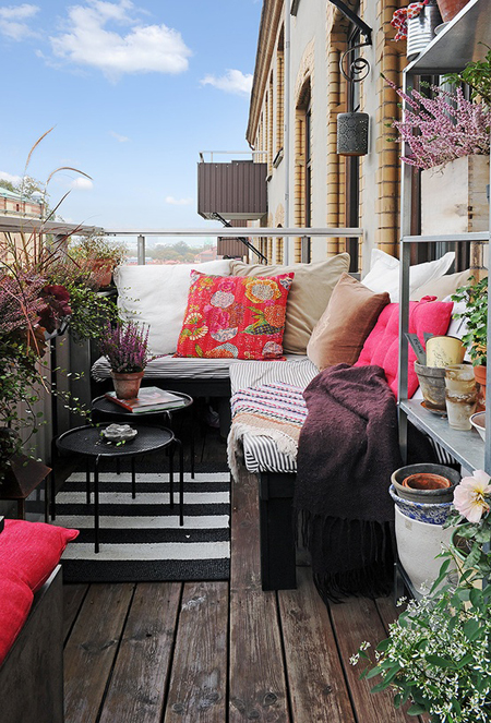 design-ideas-for-small-balconies-dip-feed-4