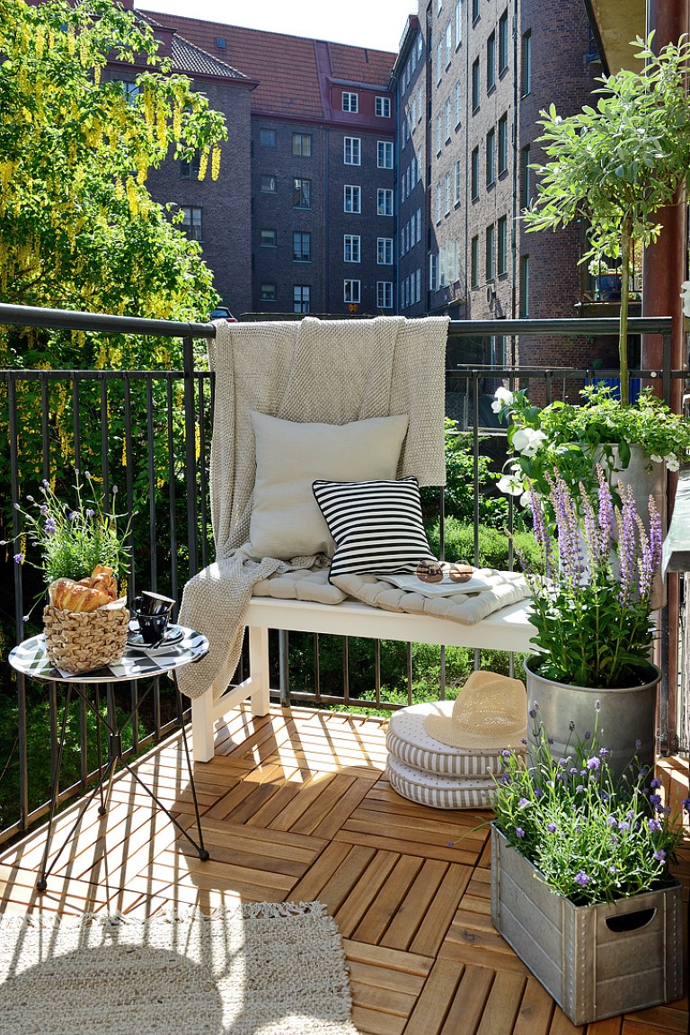 design-ideas-for-small-balconies-dip-feed-7